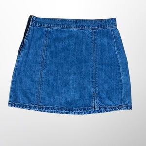 NWOT Women’s True Craft Medium Wash Denim Mini Skirt Size 6